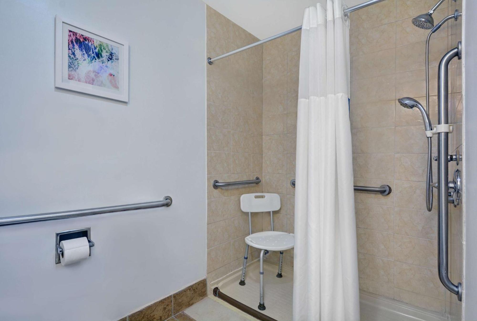 Hampton Inn By Hilton Panama City Beach Upper Grand Lagoon Bagian luar foto